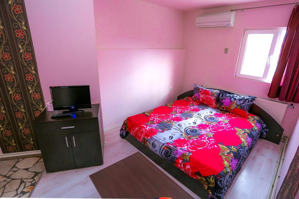 Hostel Shatrata Bogomilovo Exteriör bild